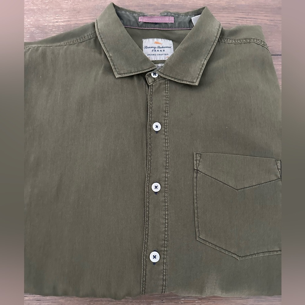 Tommy Bahama Long Sleeve Island Crafted Modern Fit Size XXL Gently‎ Worn